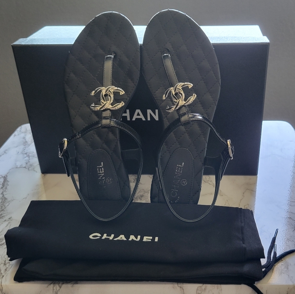 Authentic Chanel thong sandals - Picture 1 of 5